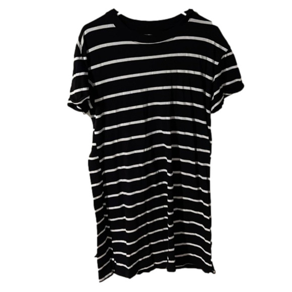 Time and tru black and white striped size medium T-shirt dress - Picture 1 of 3